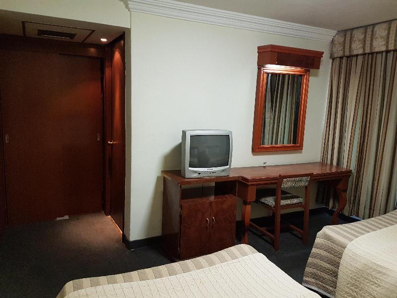 גואדלחארה Hotel Las Pergolas מראה חיצוני תמונה