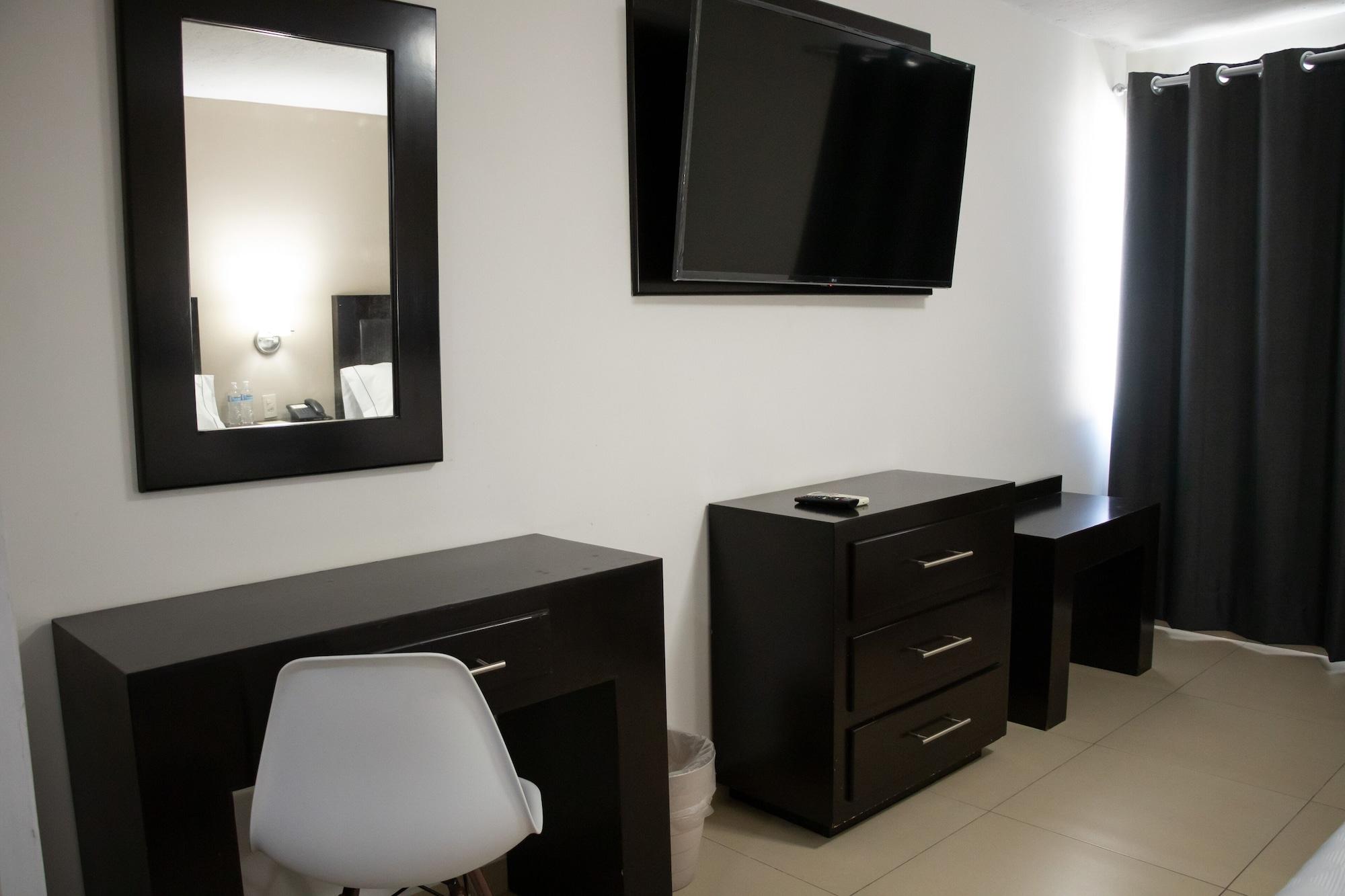 גואדלחארה Hotel Las Pergolas מראה חיצוני תמונה