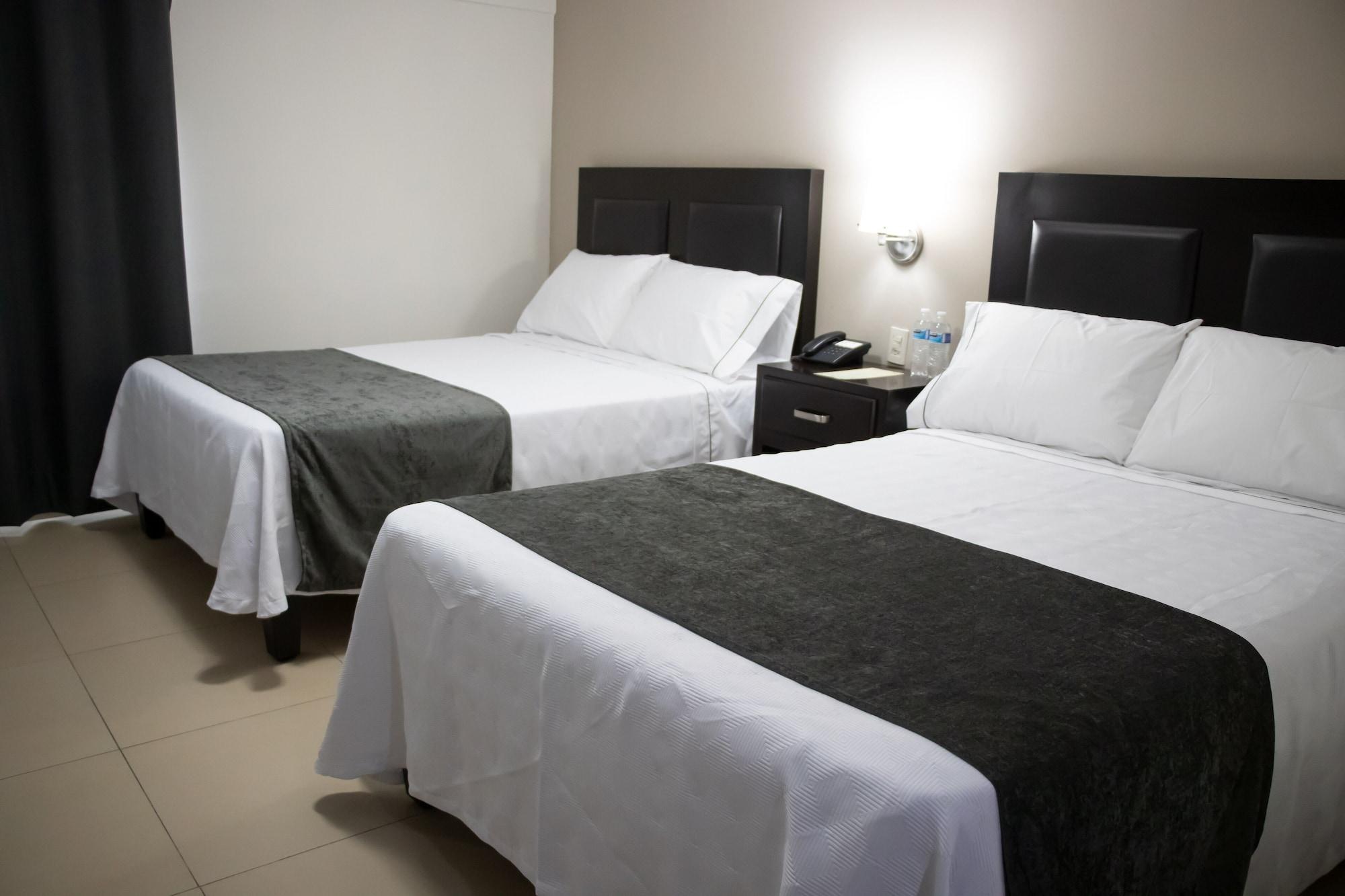 גואדלחארה Hotel Las Pergolas מראה חיצוני תמונה