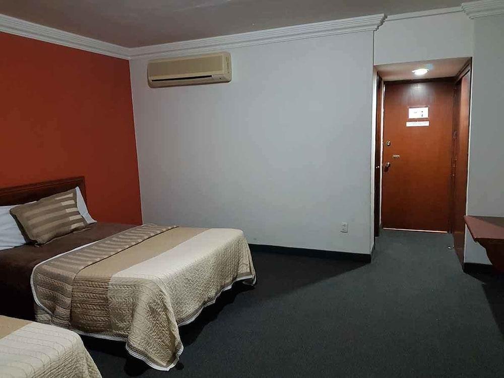 גואדלחארה Hotel Las Pergolas מראה חיצוני תמונה