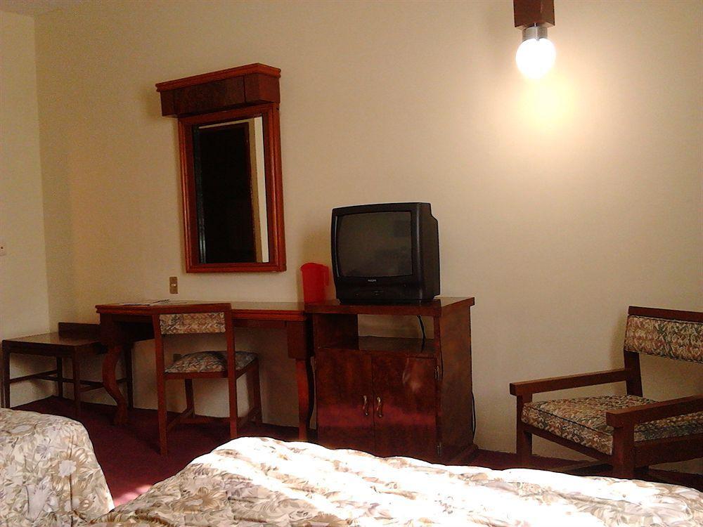 גואדלחארה Hotel Las Pergolas מראה חיצוני תמונה