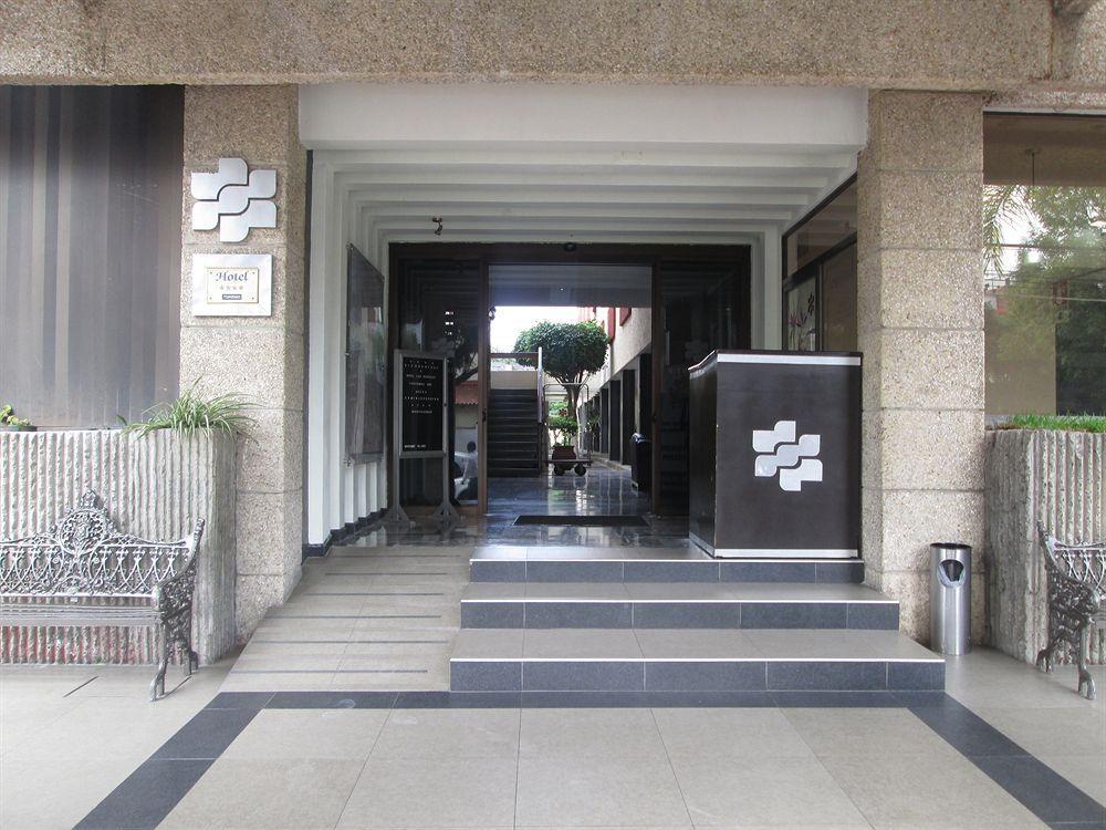 גואדלחארה Hotel Las Pergolas מראה חיצוני תמונה