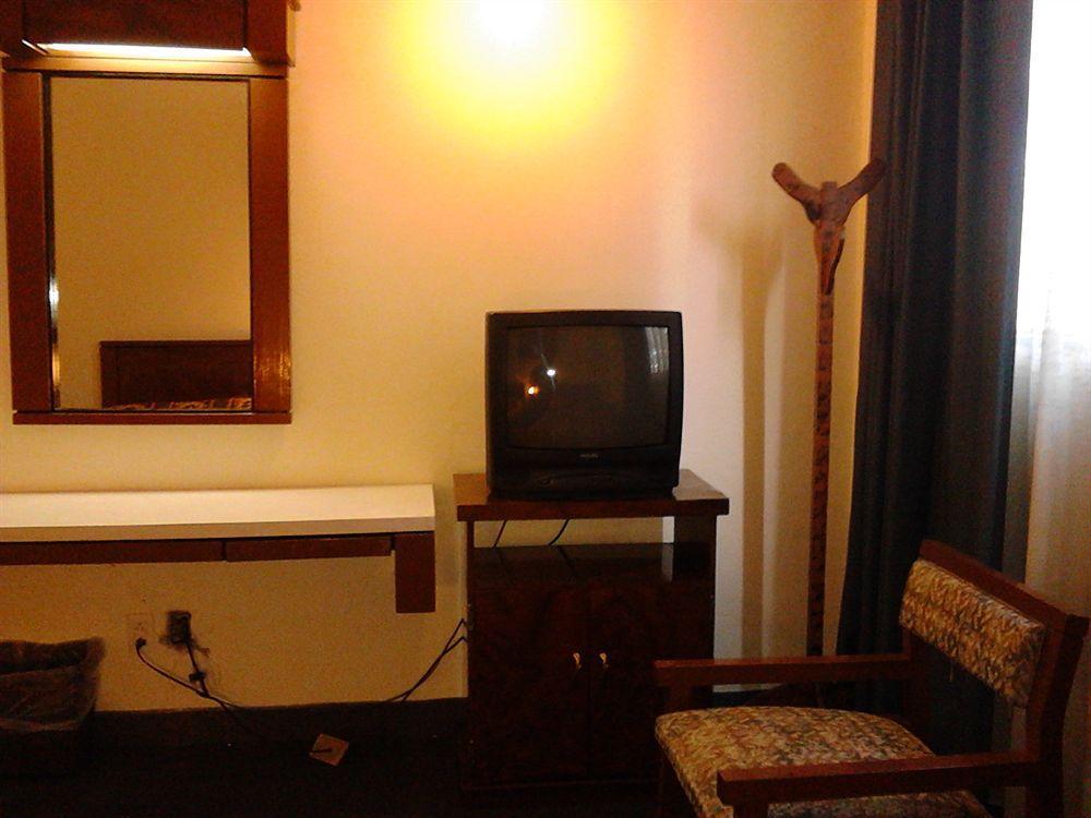 גואדלחארה Hotel Las Pergolas מראה חיצוני תמונה